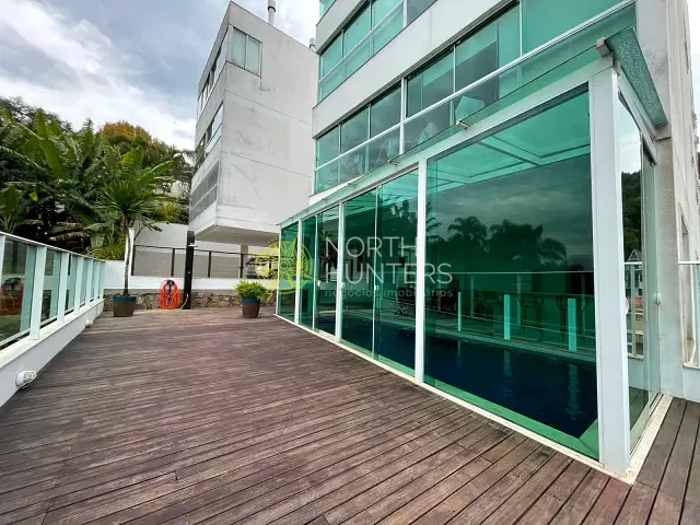 Apartamento com 321m² 3 quartos e 5 banheiros, para alugar, no bairro Jurerê em Florianópolis