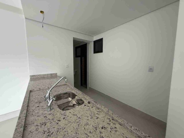 Apartamento 2 quartos e 2 banheiros, à venda, no bairro São Lourenço em Bertioga