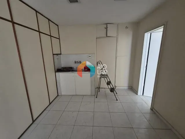 Apartamento com 37m² 1 quarto e 1 banheiro, à venda, no bairro Copacabana em Rio de Janeiro