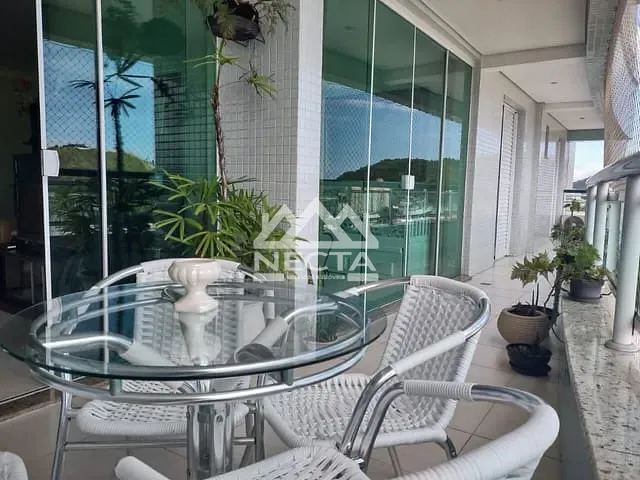 Apartamento com 159m² 4 quartos e 2 banheiros, à venda, no bairro Sumaré em Caraguatatuba