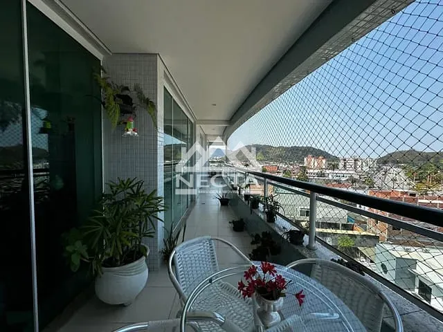 Apartamento com 159m² 4 quartos e 2 banheiros, à venda, no bairro Sumaré em Caraguatatuba