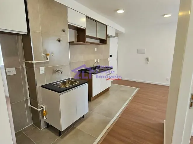 Apartamento 2 quartos e 1 banheiro, à venda, no bairro Sítio da Figueira em São Paulo