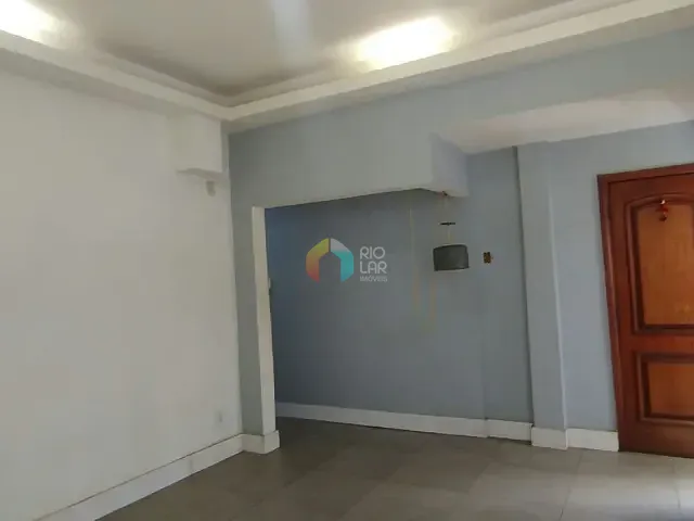 Apartamento com 66m² 2 quartos e 1 banheiro, à venda, no bairro Copacabana em Rio de Janeiro