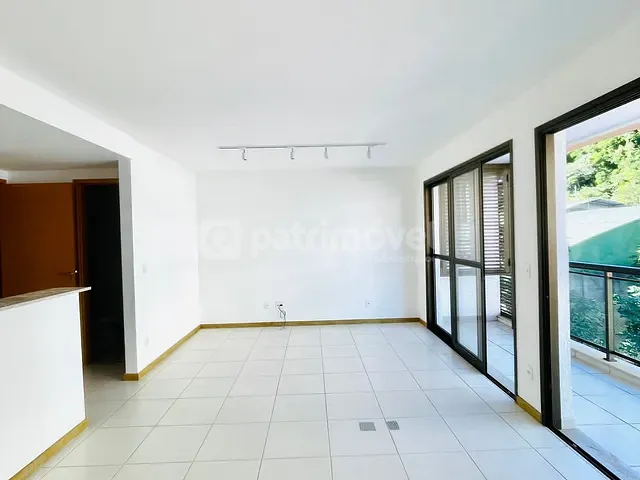 Apartamento com 98m² 2 quartos e 2 banheiros, à venda ou para alugar, no bairro Itaipava em Petrópolis