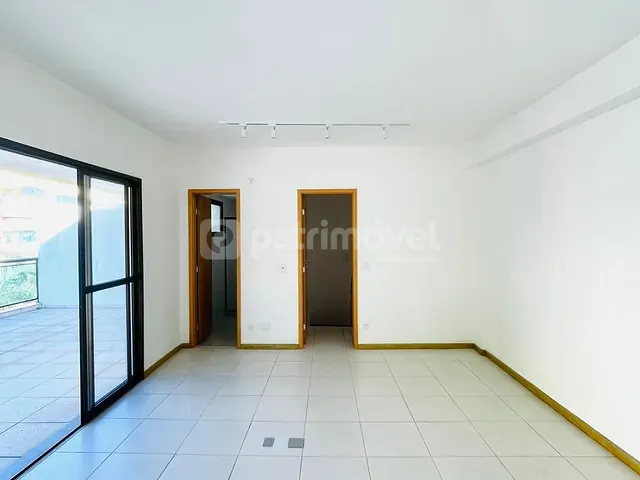 Apartamento com 98m² 2 quartos e 2 banheiros, à venda ou para alugar, no bairro Itaipava em Petrópolis