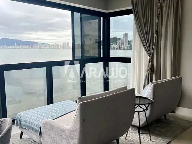 Apartamento 4 quartos e 4 banheiros, à venda, no bairro Centro em Itapema