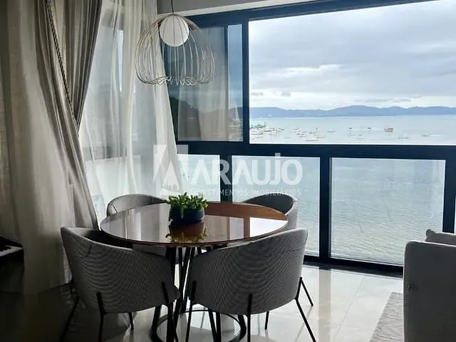 Apartamento 4 quartos e 4 banheiros, à venda, no bairro Centro em Itapema