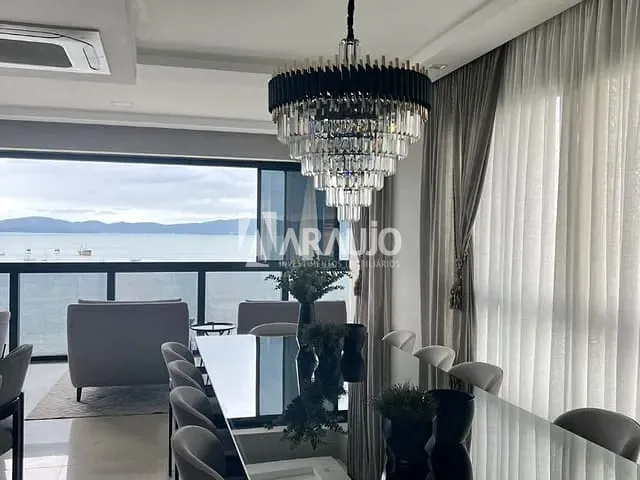 Apartamento 4 quartos e 4 banheiros, à venda, no bairro Centro em Itapema