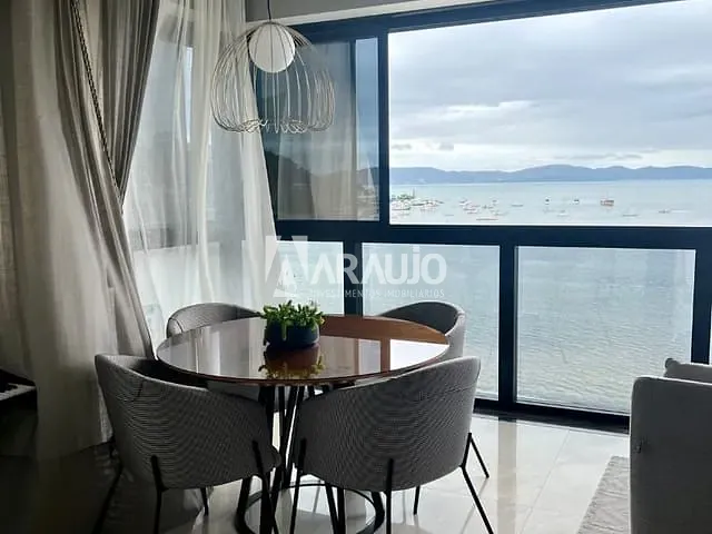 Apartamento 4 quartos e 4 banheiros, à venda, no bairro Centro em Itapema