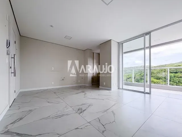 Apartamento 2 quartos e 2 banheiros, à venda, no bairro Ressacada em Itajaí