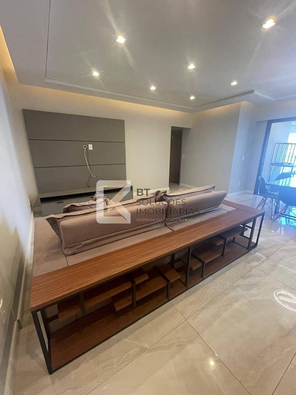 Apartamento para alugar com 3 quartos, 104m² - Foto 1