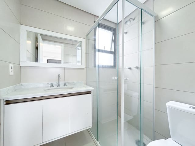 Apartamento 2 quartos e 2 banheiros, à venda ou para alugar, no bairro Centro em Bertioga