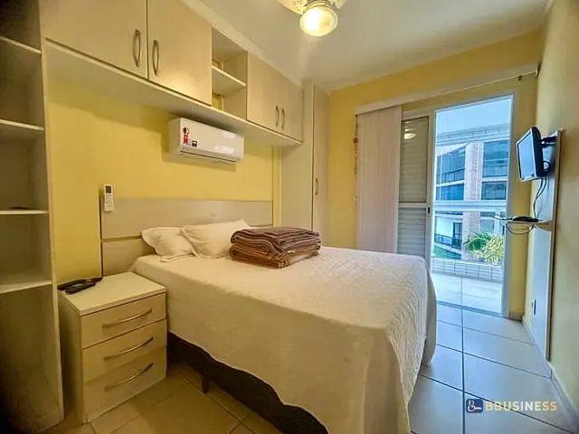 Apartamento 3 quartos e 2 banheiros, à venda ou para alugar, no bairro Centro em Bertioga