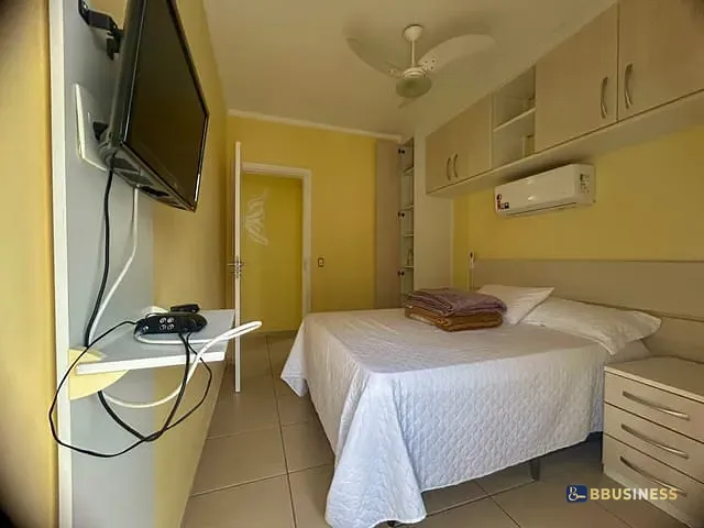 Apartamento 3 quartos e 2 banheiros, à venda ou para alugar, no bairro Centro em Bertioga
