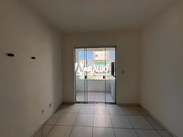 Apartamento 2 quartos e 2 banheiros, para alugar, no bairro Cordeiros em Itajaí