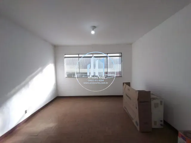 Apartamento com 100m² 3 quartos e 2 banheiros, para alugar, no bairro Centro em Pouso Alegre