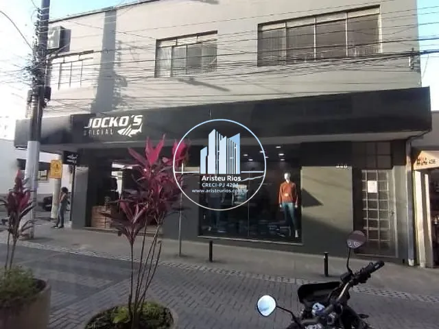 Apartamento com 100m² 3 quartos e 2 banheiros, para alugar, no bairro Centro em Pouso Alegre