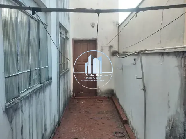 Apartamento com 100m² 3 quartos e 2 banheiros, para alugar, no bairro Centro em Pouso Alegre