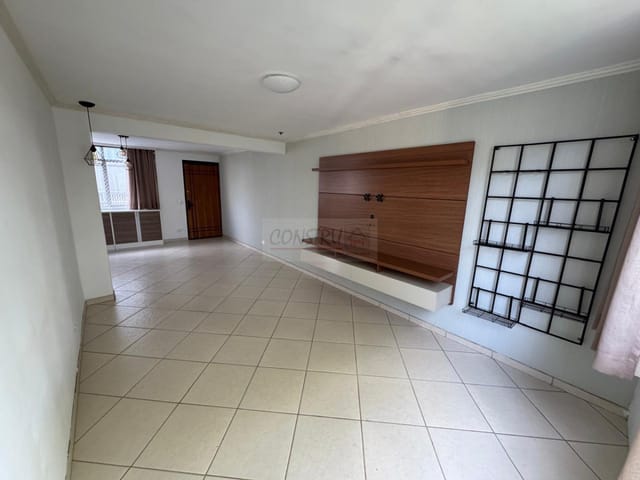Apartamento 2 quartos e 1 banheiro, para alugar, no bairro Capão Raso em Curitiba