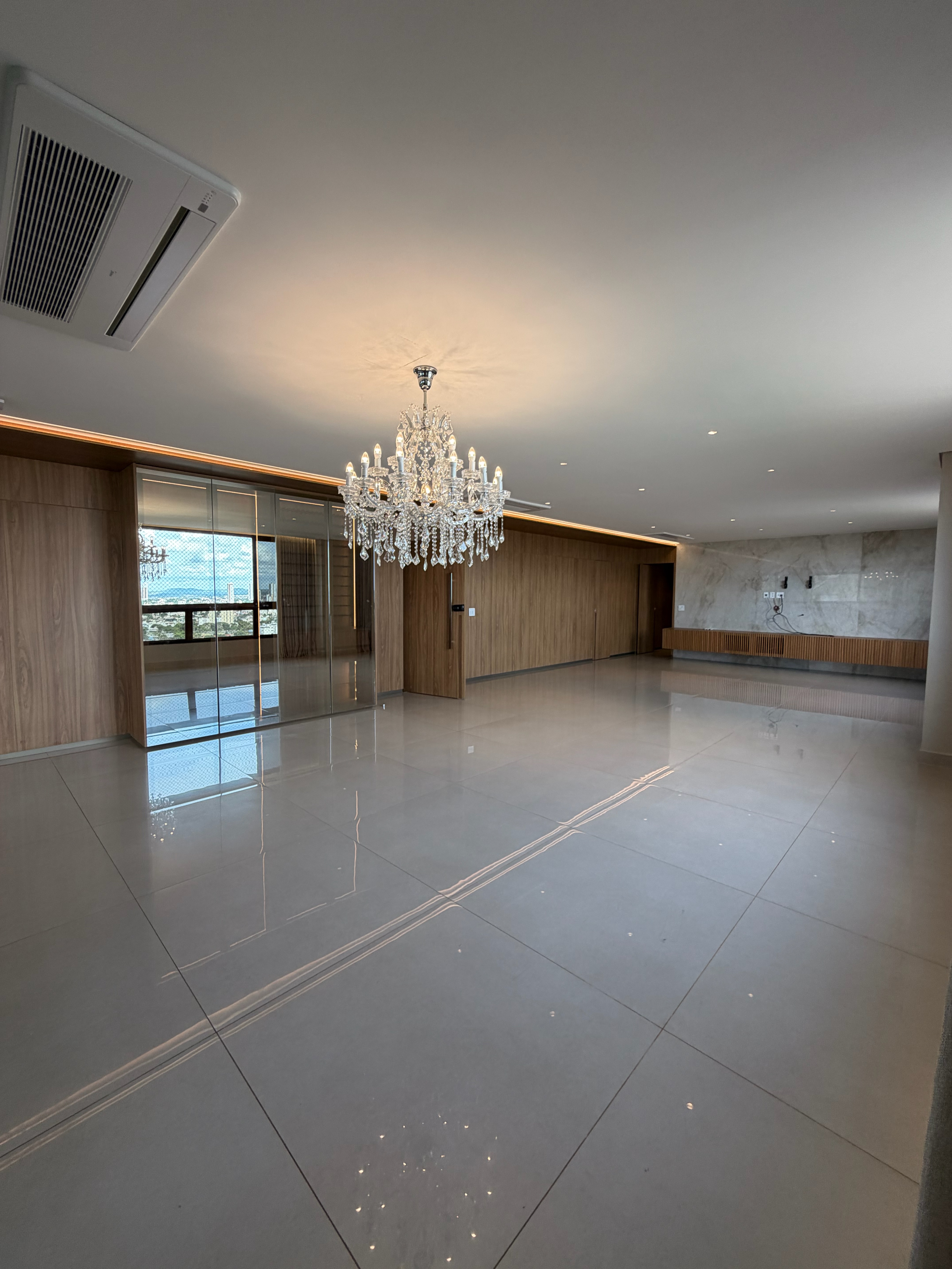 Apartamento à venda com 324m2, 4 suítes, Setor Marista, Goiânia, GO