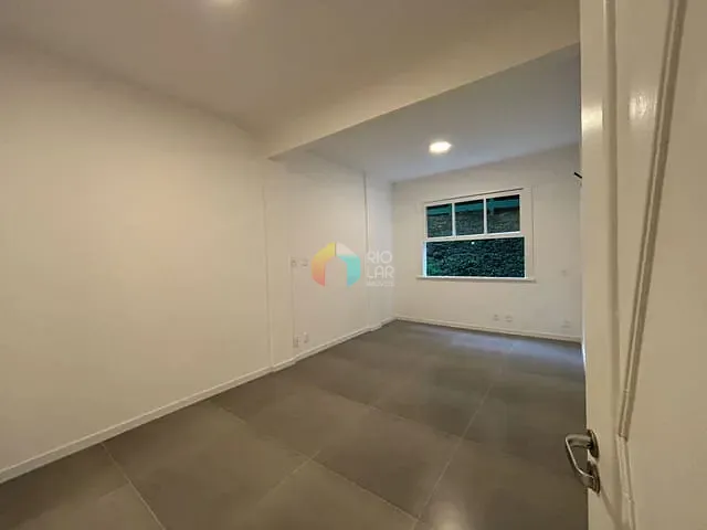 Apartamento com 64m² 1 quarto e 2 banheiros, à venda, no bairro Copacabana em Rio de Janeiro