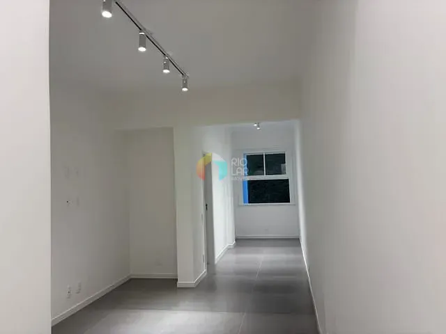 Apartamento com 64m² 1 quarto e 2 banheiros, à venda, no bairro Copacabana em Rio de Janeiro