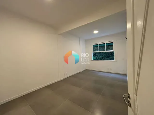 Apartamento com 62m² 1 quarto e 2 banheiros, à venda, no bairro Copacabana em Rio de Janeiro
