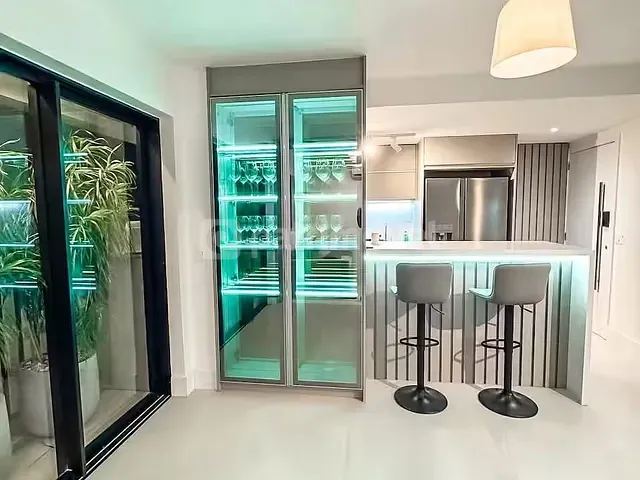 Apartamento 2 quartos e 2 banheiros, à venda, no bairro Leblon em Rio de Janeiro