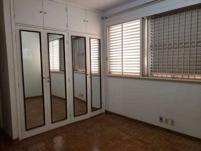 Foto do Apartamento - Apartamento com 4 dormitórios à venda, 196 m² por R$ 275.000,00 - Centro - Uberaba/MG | DOMINIO ZAGO IMOVEIS LTDA