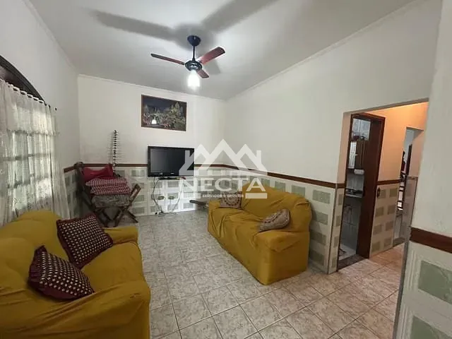 Casa com 352m² 3 quartos e 3 banheiros, à venda, no bairro Jardim Brasil em Caraguatatuba