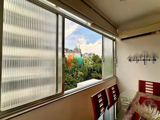 Apartamento com 80m² 2 quartos e 2 banheiros, à venda, no bairro Laranjeiras em Rio de Janeiro