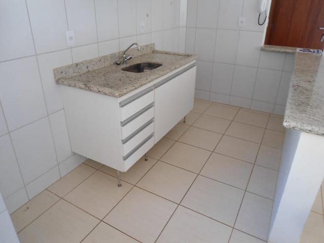 Foto do Apartamento - Apartamento com 2 dormitórios para alugar, 73 m² por R$ 1.150,00 - Universitário - Uberaba/MG | ZUCATO IMOBILIARIA LTDA