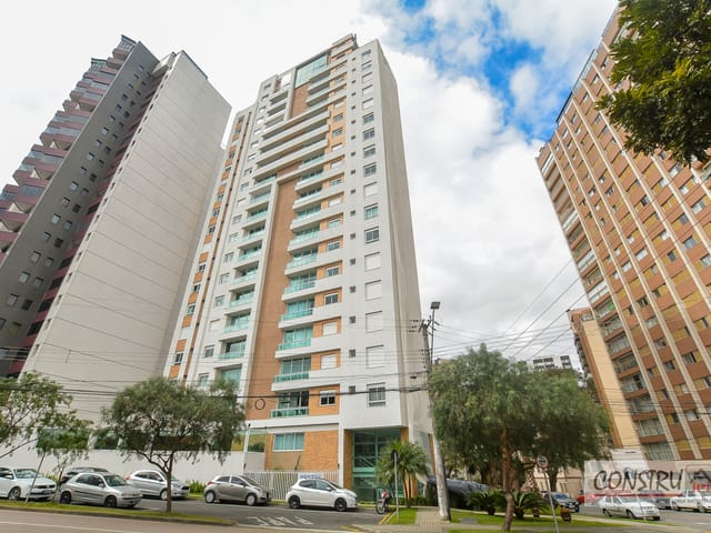 Apartamento 2 quartos e 2 banheiros, à venda, no bairro Água Verde em Curitiba