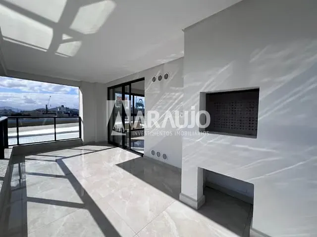 Apartamento 2 quartos e 2 banheiros, à venda, no bairro Centro em Itajaí