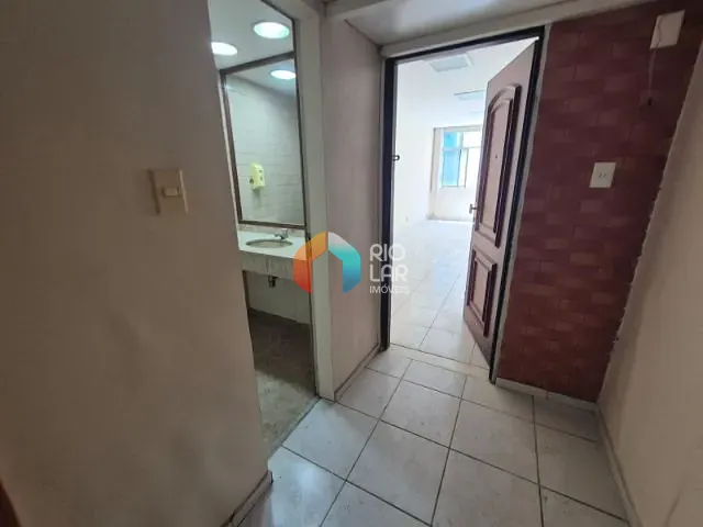 Apartamento com 37m² 1 quarto e 1 banheiro, à venda, no bairro Copacabana em Rio de Janeiro