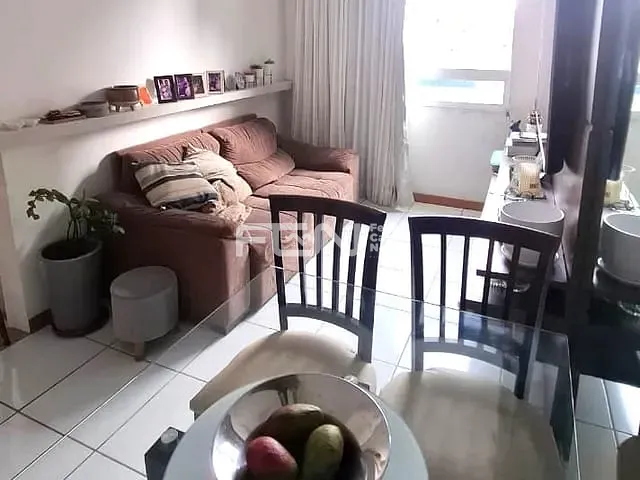 Apartamento 2 quartos e 1 banheiro, à venda, no bairro Buraquinho em Lauro de Freitas
