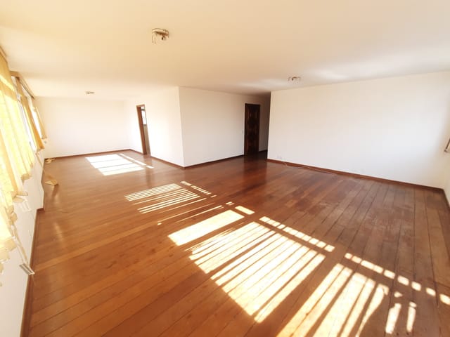 Foto do Apartamento - Ótimo e Amplo Apartamento para locação, 1 por andar, 240m², 4 Dormitórios (1 Suíte), 3 vagas, Higienópolis, São Paulo, SP | Sell Imóveis