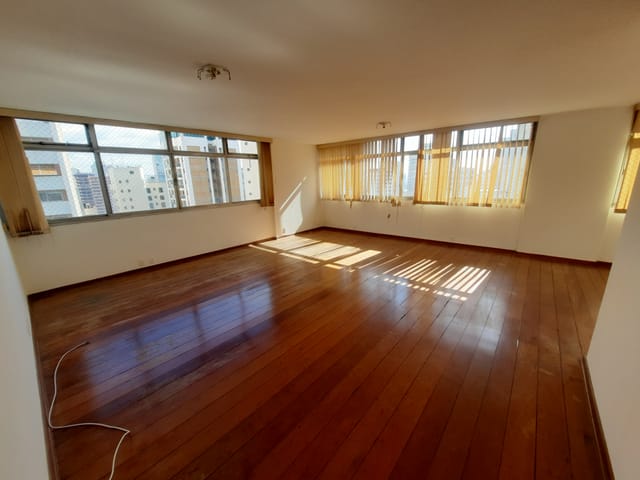Foto do Apartamento - Ótimo e Amplo Apartamento para locação, 1 por andar, 240m², 4 Dormitórios (1 Suíte), 3 vagas, Higienópolis, São Paulo, SP | Sell Imóveis