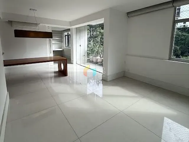 Apartamento com 135m² 3 quartos e 3 banheiros, à venda, no bairro Cosme Velho em Rio de Janeiro