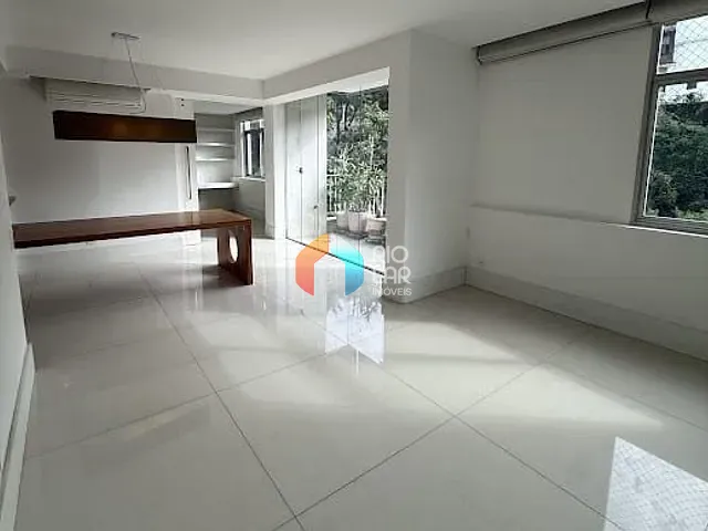 Apartamento com 135m² 3 quartos e 3 banheiros, à venda, no bairro Cosme Velho em Rio de Janeiro