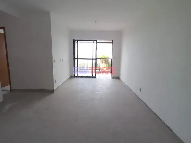 Apartamento 3 quartos e 2 banheiros, para alugar, no bairro Olivença em Ilhéus