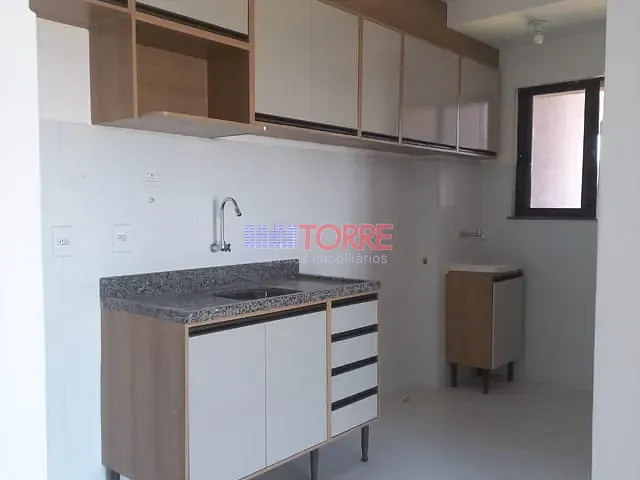 Apartamento 3 quartos e 2 banheiros, para alugar, no bairro Olivença em Ilhéus