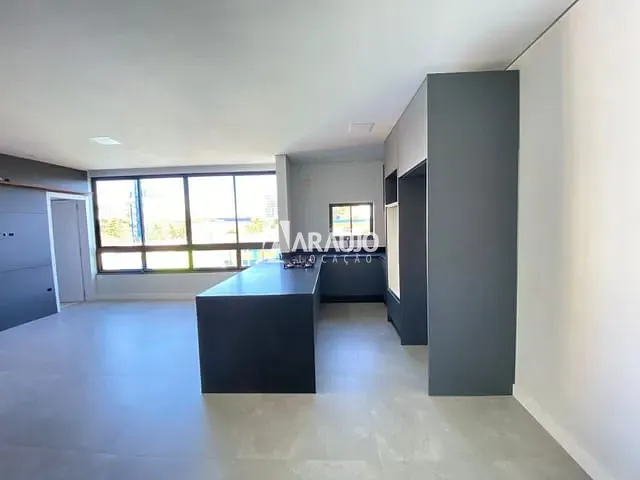 Apartamento 2 quartos e 3 banheiros, para alugar, no bairro Centro em Itajaí