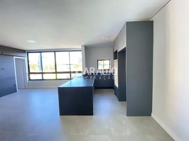 Apartamento 2 quartos e 3 banheiros, para alugar, no bairro Centro em Itajaí