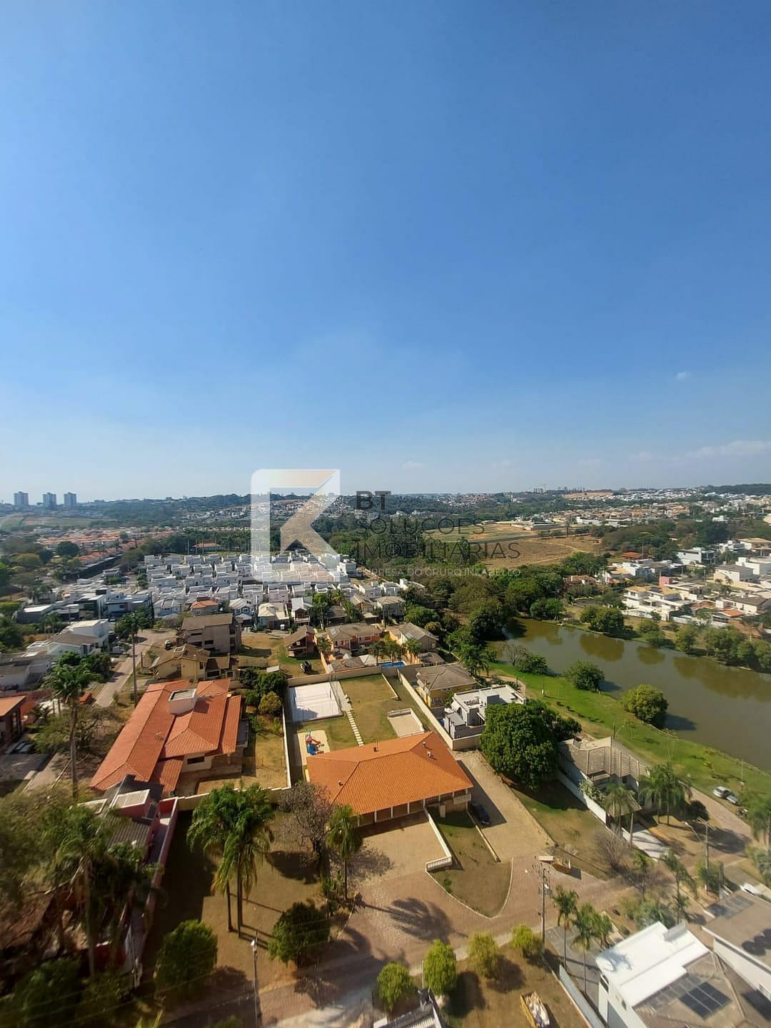 Apartamento para alugar com 2 quartos, 75m² - Foto 23
