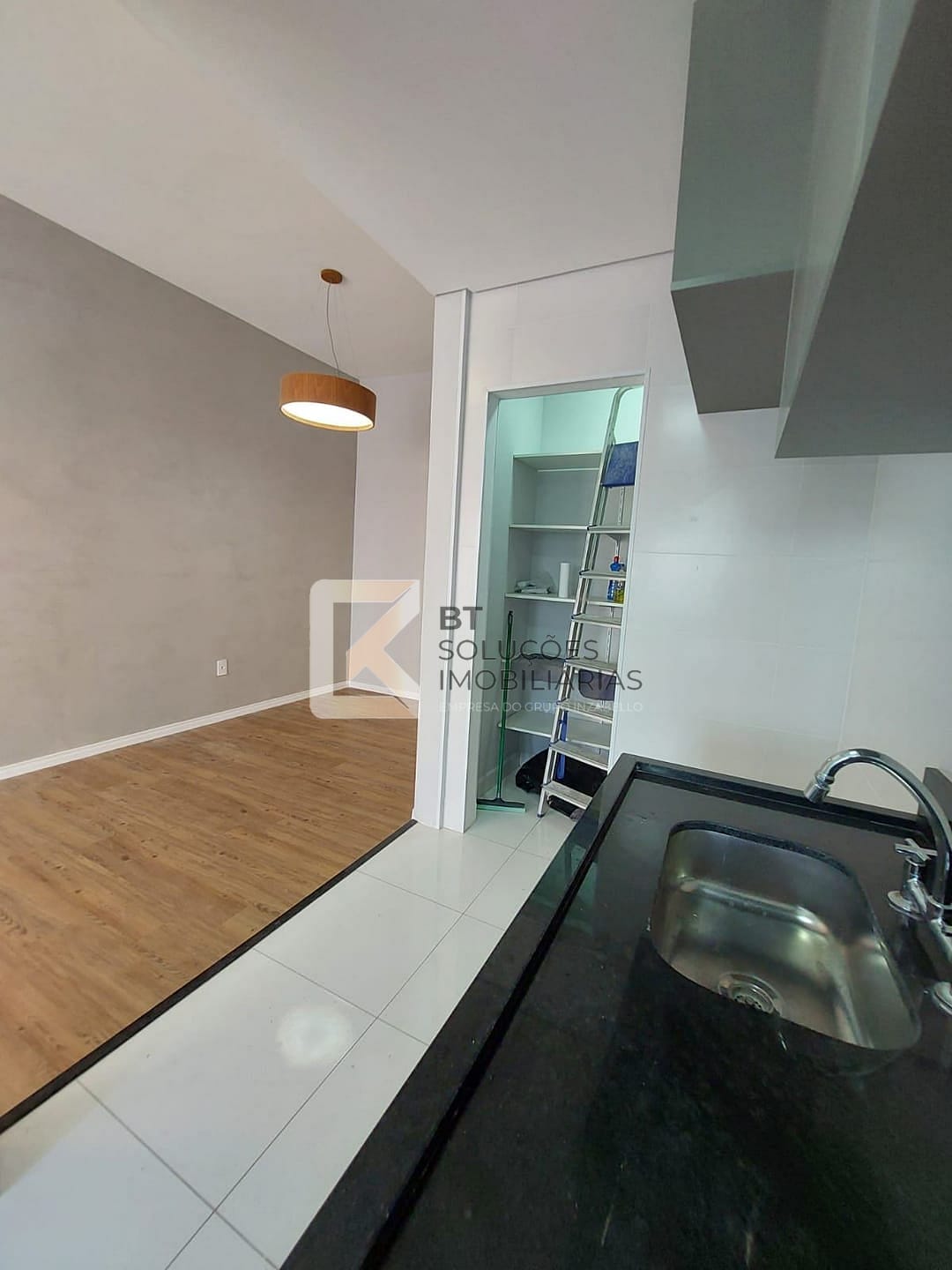 Apartamento para alugar com 2 quartos, 75m² - Foto 11