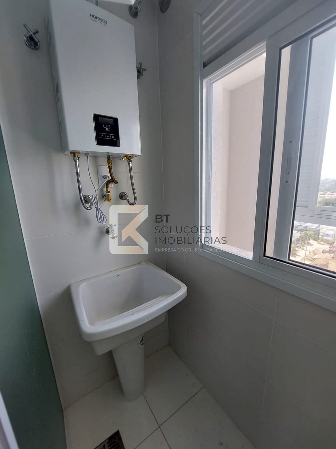 Apartamento para alugar com 2 quartos, 75m² - Foto 12