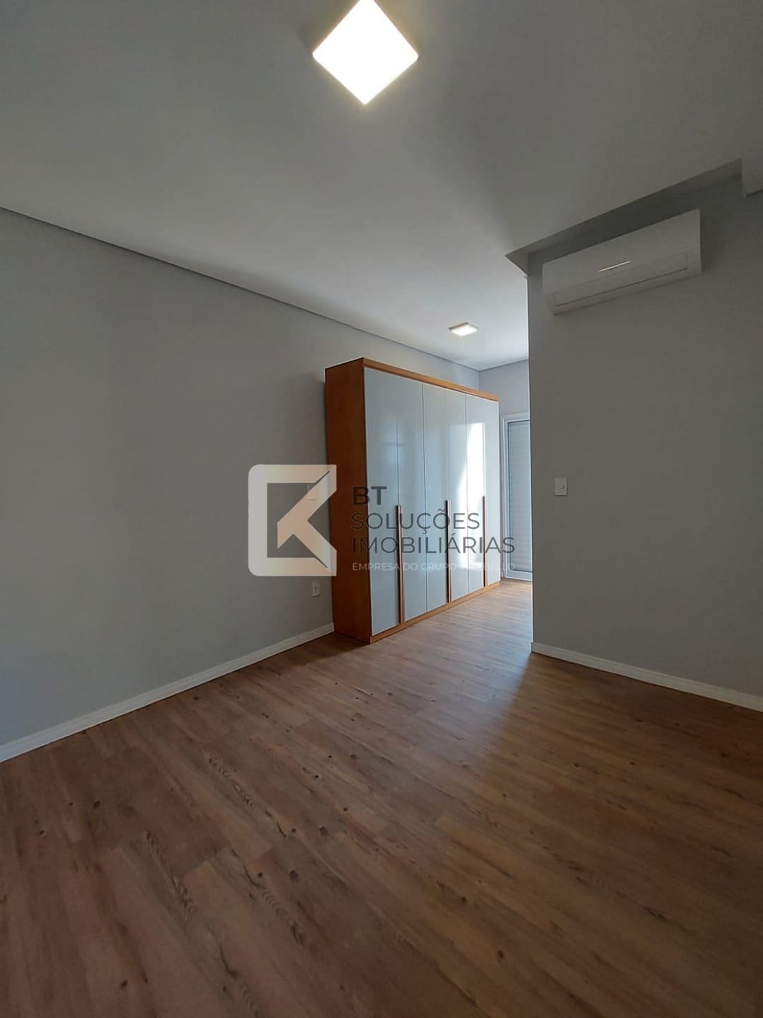 Apartamento para alugar com 2 quartos, 75m² - Foto 17
