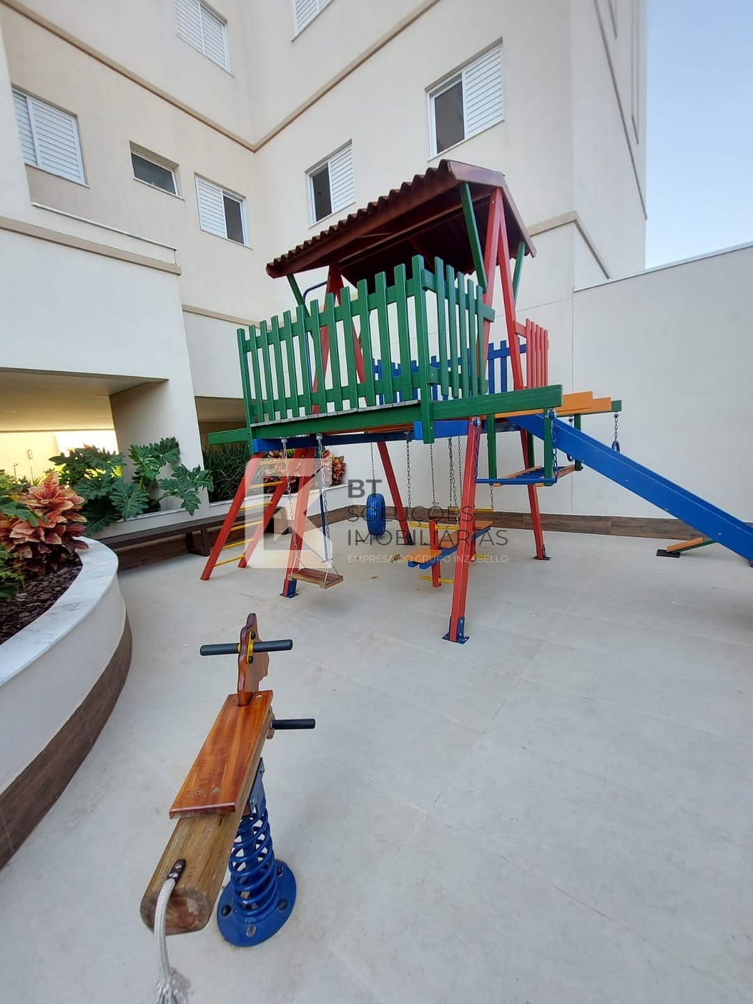 Apartamento para alugar com 2 quartos, 75m² - Foto 29