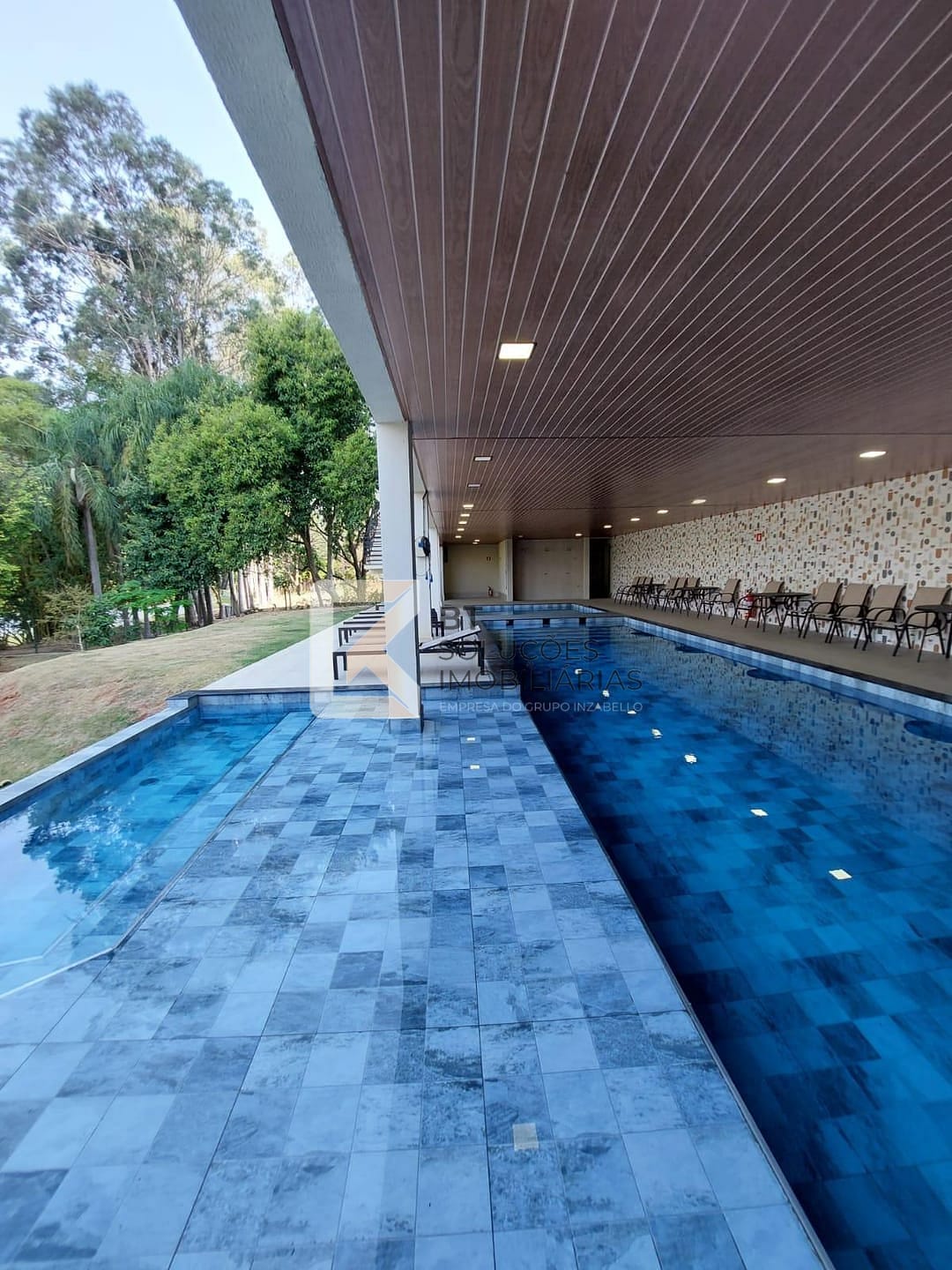 Apartamento para alugar com 2 quartos, 75m² - Foto 38